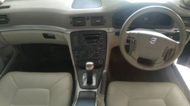 2004 Volvo S80 23T Automatic - Mobil Mewah Classic Buat Koleksi (s-5) 2004 Volvo S80 23T Automatic - Mobil Mewah Classic Buat Koleksi (s-5)