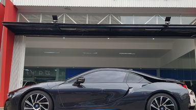 2015 BMW i i8 HYBRID - Kondisi Istimewa (s-10) 2015 BMW i i8 HYBRID - Kondisi Istimewa (s-10)