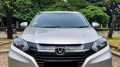 2015 Honda HR-V E - Mobil Pilihan (s-1) 2015 Honda HR-V E - Mobil Pilihan (s-1)