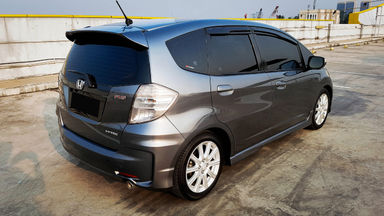 2013 Honda Jazz RS 1,5 - Mobil Pilihan (s-2) 2013 Honda Jazz RS 1,5 - Mobil Pilihan (s-2)