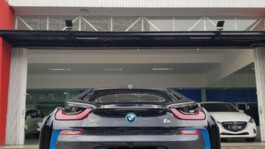2015 BMW i i8 HYBRID - Kondisi Istimewa (s-8) 2015 BMW i i8 HYBRID - Kondisi Istimewa (s-8)