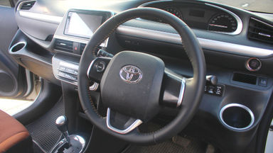 2016 Toyota Sienta V - barang bagus & harga murah, terima tukar tambah (s-5) 2016 Toyota Sienta V - barang bagus & harga murah, terima tukar tambah (s-5)