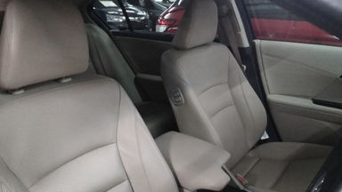 2013 Honda Accord VTIL 2.4 - Low Kilometer (s-3) 2013 Honda Accord VTIL 2.4 - Low Kilometer (s-3)