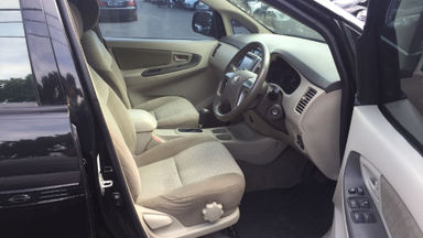 2013 Toyota Kijang Innova G - Kondisi Terawat Siap Pakai (s-6) 2013 Toyota Kijang Innova G - Kondisi Terawat Siap Pakai (s-6)