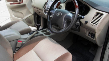2014 Toyota Kijang Innova Grand New V - Mobil Pilihan (s-10) 2014 Toyota Kijang Innova Grand New V - Mobil Pilihan (s-10)