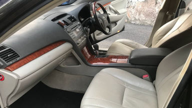 2006 Toyota Camry 2.4 V - Tangan 1 dari Baru (s-5) 2006 Toyota Camry 2.4 V - Tangan 1 dari Baru (s-5)