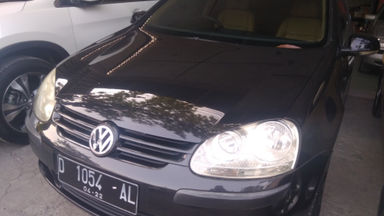 2005 Volkswagen Golf AT - Kondisi mulus tinggal pakai (s-0) 2005 Volkswagen Golf AT - Kondisi mulus tinggal pakai (s-0)