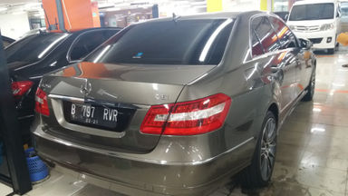 2010 Mercedes Benz E-Class e250 - Barang Mulus dan Harga Istimewa (s-2) 2010 Mercedes Benz E-Class e250 - Barang Mulus dan Harga Istimewa (s-2)