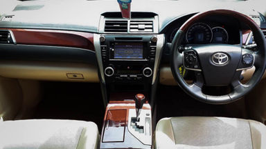 2013 Toyota Camry V 2.5 - Mobil Pilihan (s-4) 2013 Toyota Camry V 2.5 - Mobil Pilihan (s-4)