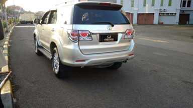 2013 Toyota Fortuner V - Kondisi Bagus Siap Pakai (s-8) 2013 Toyota Fortuner V - Kondisi Bagus Siap Pakai (s-8)