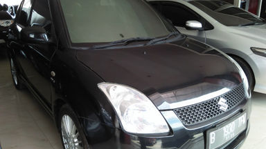 2009 Suzuki Swift st - Mobil siap pakai (s-0) 2009 Suzuki Swift st - Mobil siap pakai (s-0)
