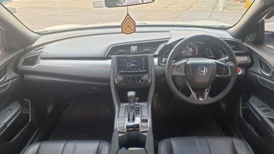 2017 Honda Civic Turbo 1.5 Hatchback S - Harga Bisa Digoyang (s-1) 2017 Honda Civic Turbo 1.5 Hatchback S - Harga Bisa Digoyang (s-1)