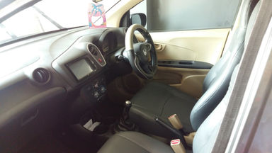 2015 Honda Mobilio E - Istimewa Seperti Baru (s-4) 2015 Honda Mobilio E - Istimewa Seperti Baru (s-4)