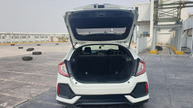 2017 Honda Civic Turbo 1.5 Hatchback S - Harga Bisa Digoyang (s-4) 2017 Honda Civic Turbo 1.5 Hatchback S - Harga Bisa Digoyang (s-4)