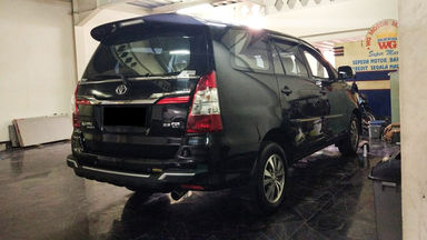 2014 Toyota Kijang Innova V - Mobil Pilihan (s-3) 2014 Toyota Kijang Innova V - Mobil Pilihan (s-3)