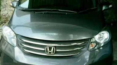 2010 Honda Freed PSD AT - Bekas Berkualitas (s-2) 2010 Honda Freed PSD AT - Bekas Berkualitas (s-2)
