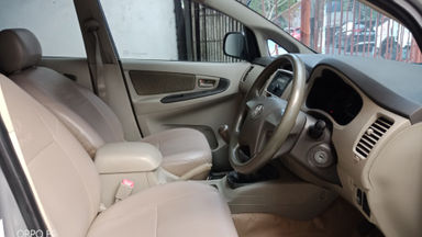 2014 Toyota Kijang Innova E Plus - Grill Besar Like New (s-7) 2014 Toyota Kijang Innova E Plus - Grill Besar Like New (s-7)