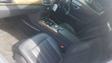 2011 Mercedes Benz E-Class E300 Elegance - Kondisi Istimewa (s-5) 2011 Mercedes Benz E-Class E300 Elegance - Kondisi Istimewa (s-5)