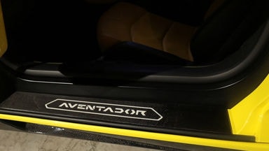 2013 Lamborghini Aventador LP 700-4 - PERFECT CONDITION (s-14) 2013 Lamborghini Aventador LP 700-4 - PERFECT CONDITION (s-14)