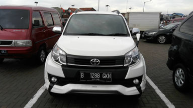 2015 Toyota Rush s - putih (s-1) 2015 Toyota Rush s - putih (s-1)