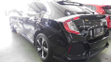 2018 Honda Civic VTEC turboo - Tampilannya keren, KMnya sedikit, layak dipilih untuk pakai harian. (s-1) 2018 Honda Civic VTEC turboo - Tampilannya keren, KMnya sedikit, layak dipilih untuk pakai harian. (s-1)