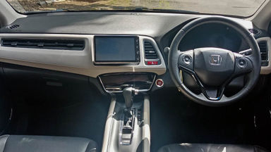 2017 Honda HR-V Prestige - Mobil Pilihan (s-4) 2017 Honda HR-V Prestige - Mobil Pilihan (s-4)