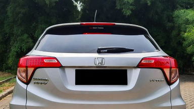 2015 Honda HR-V E - Mobil Pilihan (s-2) 2015 Honda HR-V E - Mobil Pilihan (s-2)