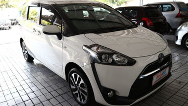 2016 Toyota Sienta v - Harga Bisa Digoyang Like New (s-0) 2016 Toyota Sienta v - Harga Bisa Digoyang Like New (s-0)