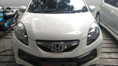 2014 Honda Brio Satya E - Promo DP Ringan Akhir Tahun Cuman 19juta (s-1) 2014 Honda Brio Satya E - Promo DP Ringan Akhir Tahun Cuman 19juta (s-1)