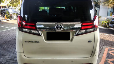 2015 Toyota Alphard G 2.4 AT - Mobil Pilihan (s-3) 2015 Toyota Alphard G 2.4 AT - Mobil Pilihan (s-3)