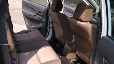 2016 Daihatsu Xenia X Dlx - Harga Menarik (s-5) 2016 Daihatsu Xenia X Dlx - Harga Menarik (s-5)