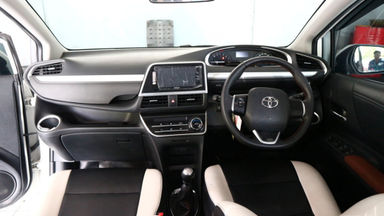2016 Toyota Sienta v - Harga Bisa Digoyang Like New (s-4) 2016 Toyota Sienta v - Harga Bisa Digoyang Like New (s-4)