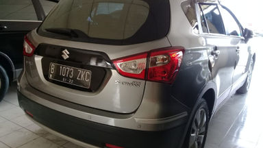 2016 Suzuki Sx4 Hatchback S-cross - Gress seperti baru (s-4) 2016 Suzuki Sx4 Hatchback S-cross - Gress seperti baru (s-4)