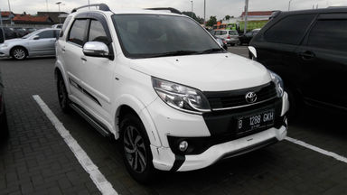 2015 Toyota Rush s - putih (s-7) 2015 Toyota Rush s - putih (s-7)