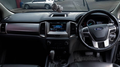 2016 Ford Everest Trend 4x2 - Mobil Pilihan (s-4) 2016 Ford Everest Trend 4x2 - Mobil Pilihan (s-4)