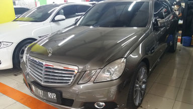 2010 Mercedes Benz E-Class e250 - Barang Mulus dan Harga Istimewa (s-0) 2010 Mercedes Benz E-Class e250 - Barang Mulus dan Harga Istimewa (s-0)