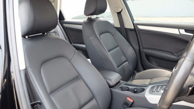 2012 Audi A4 1.8 TFSi - Warna Favorit, Harga Terjangkau (s-8) 2012 Audi A4 1.8 TFSi - Warna Favorit, Harga Terjangkau (s-8)
