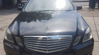2011 Mercedes Benz E-Class E300 Elegance - Kondisi Istimewa (s-1) 2011 Mercedes Benz E-Class E300 Elegance - Kondisi Istimewa (s-1)