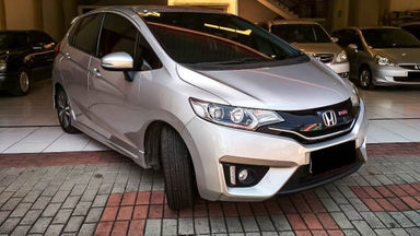 2015 Honda Jazz RS - Mobil Pilihan (s-1) 2015 Honda Jazz RS - Mobil Pilihan (s-1)