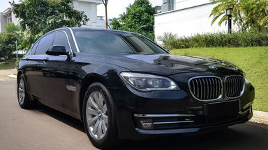 2013 BMW 7 Series 730i LI F20 Facelift - Mobil Pilihan (s-1) 2013 BMW 7 Series 730i LI F20 Facelift - Mobil Pilihan (s-1)