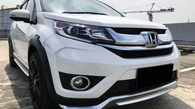 2017 Honda BR-V E Prestige CVT - Mobil Pilihan (s-1) 2017 Honda BR-V E Prestige CVT - Mobil Pilihan (s-1)