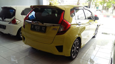 2016 Honda Jazz RS - Body Mulus (s-7) 2016 Honda Jazz RS - Body Mulus (s-7)