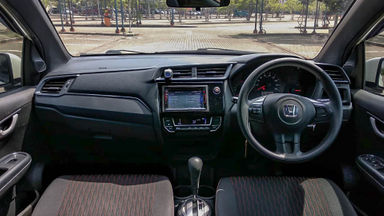 2017 Honda Brio RS - Mobil Pilihan (s-5) 2017 Honda Brio RS - Mobil Pilihan (s-5)