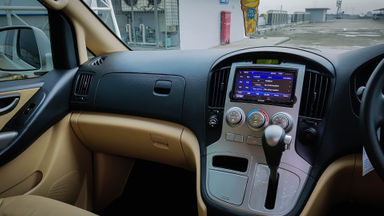2015 Hyundai H-1 Elegance - Mobil Pilihan (s-4) 2015 Hyundai H-1 Elegance - Mobil Pilihan (s-4)