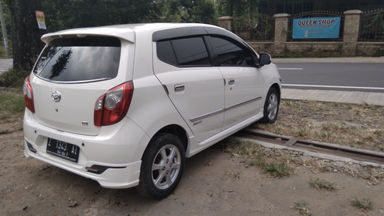 2016 Daihatsu Ayla . - Siap Pakai (s-5) 2016 Daihatsu Ayla . - Siap Pakai (s-5)