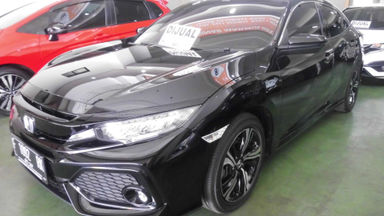 2018 Honda Civic VTEC turboo - Tampilannya keren, KMnya sedikit, layak dipilih untuk pakai harian. (s-0) 2018 Honda Civic VTEC turboo - Tampilannya keren, KMnya sedikit, layak dipilih untuk pakai harian. (s-0)