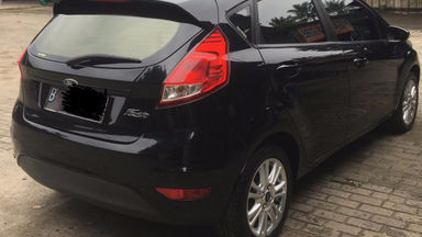 2015 Ford Fiesta Trendy 1.5 - siap nego milik sendiri good condition (s-2) 2015 Ford Fiesta Trendy 1.5 - siap nego milik sendiri good condition (s-2)