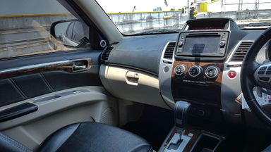 2014 Mitsubishi Pajero Dakar 2.5 - Mobil Pilihan (s-5) 2014 Mitsubishi Pajero Dakar 2.5 - Mobil Pilihan (s-5)