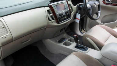 2014 Toyota Kijang Innova Grand New V - Mobil Pilihan (s-9) 2014 Toyota Kijang Innova Grand New V - Mobil Pilihan (s-9)