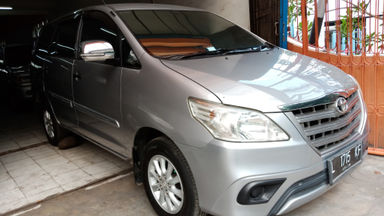 2014 Toyota Kijang Innova E Plus - Grill Besar Like New (s-2) 2014 Toyota Kijang Innova E Plus - Grill Besar Like New (s-2)